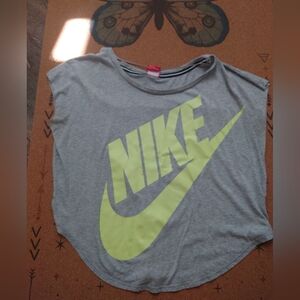 Nike 'Signal' Short Sleeve Logo Tee Very Good Condition! Size Medium! Gray/Lime